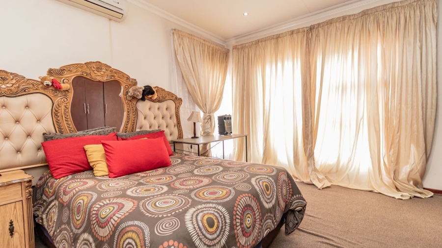 4 Bedroom Property for Sale in Safari Gardens North West